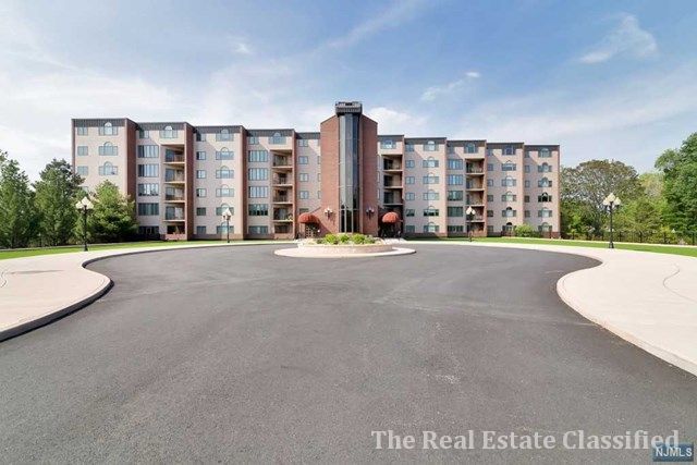 Wayne Home, NJ Real Estate Listing
